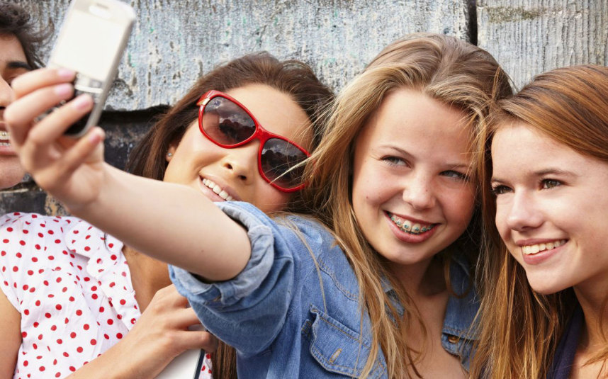 Teenagers-selfies